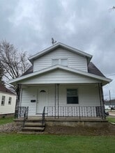 Building Photo - 147 Conrad St