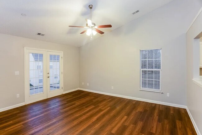 Foto del edificio - 2098 Chapel Creek Rd