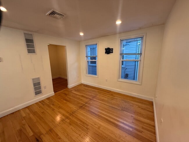Building Photo - 12 Cheever Ct