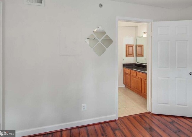 Building Photo - 3307 Wyndham Cir