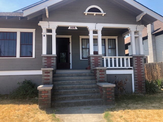 Primary Photo - 320 E 8th St