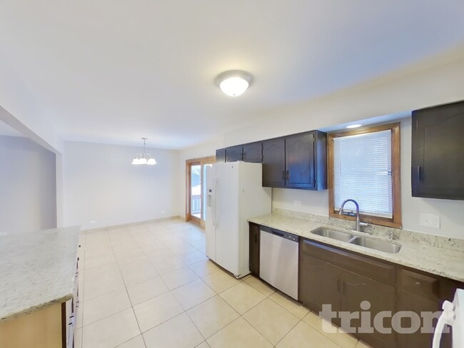 Building Photo - 285 Polo Club Dr