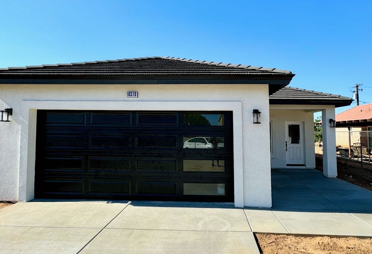 16362 Yucca St, Hesperia, CA 92345 House Rental in Hesperia, CA