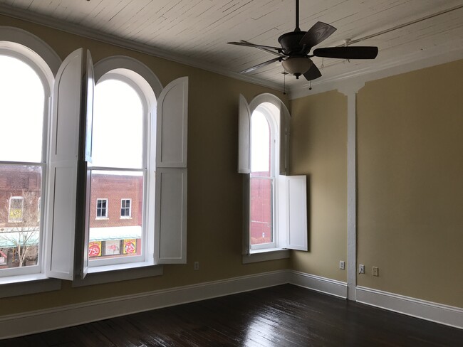 Building Photo - 111 E Innes St