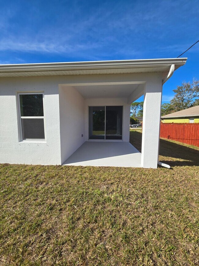 Building Photo - Beautifual Palm Bay New Construction 4bed-...