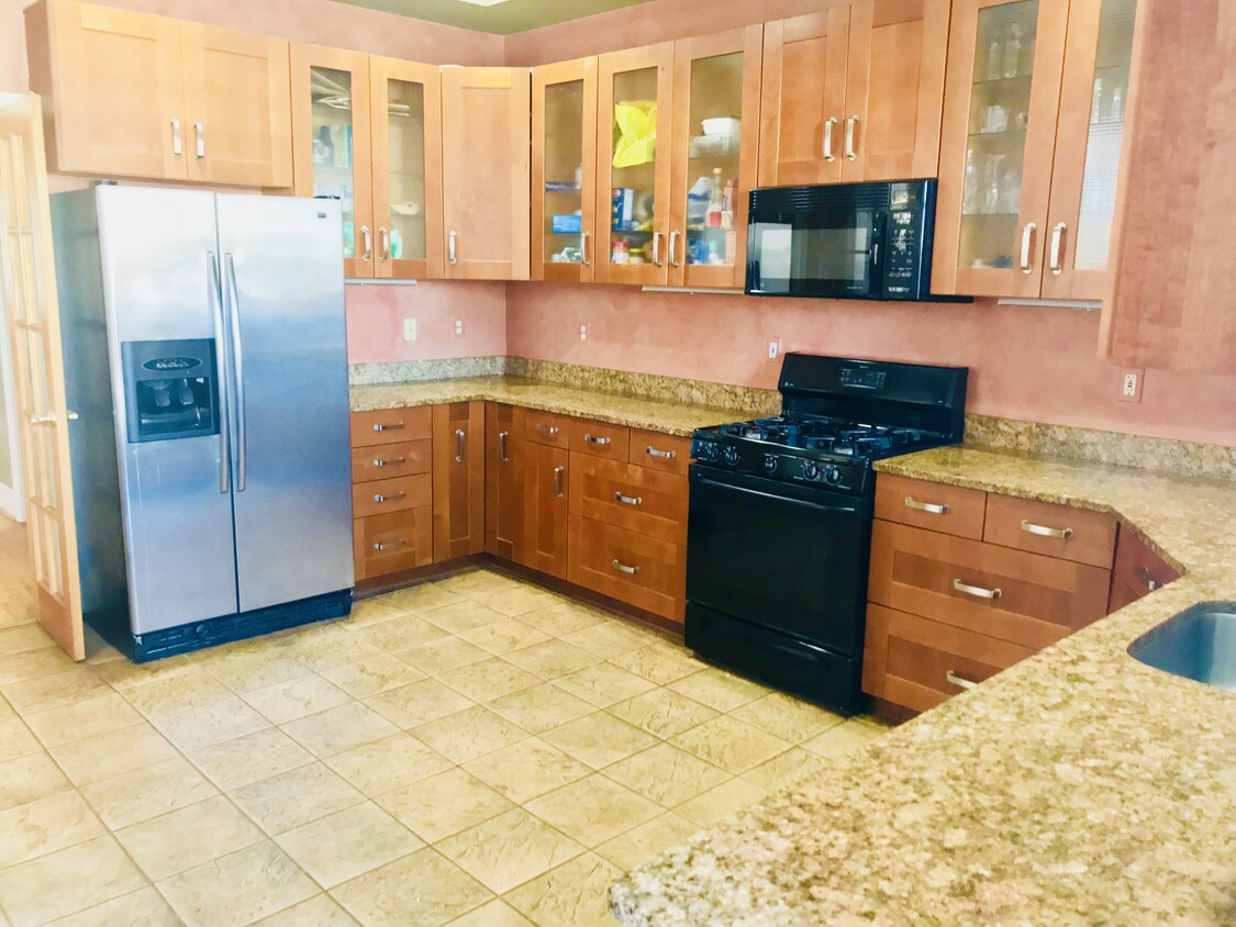 Kitchen - 1115 Euclid St NW