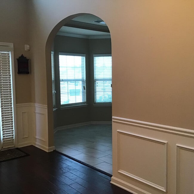 Building Photo - 2793 Huntcliffe Dr