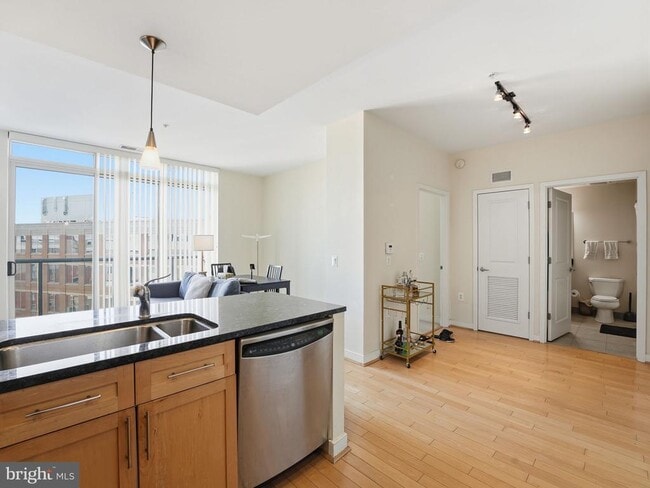 Building Photo - 820 N Pollard St