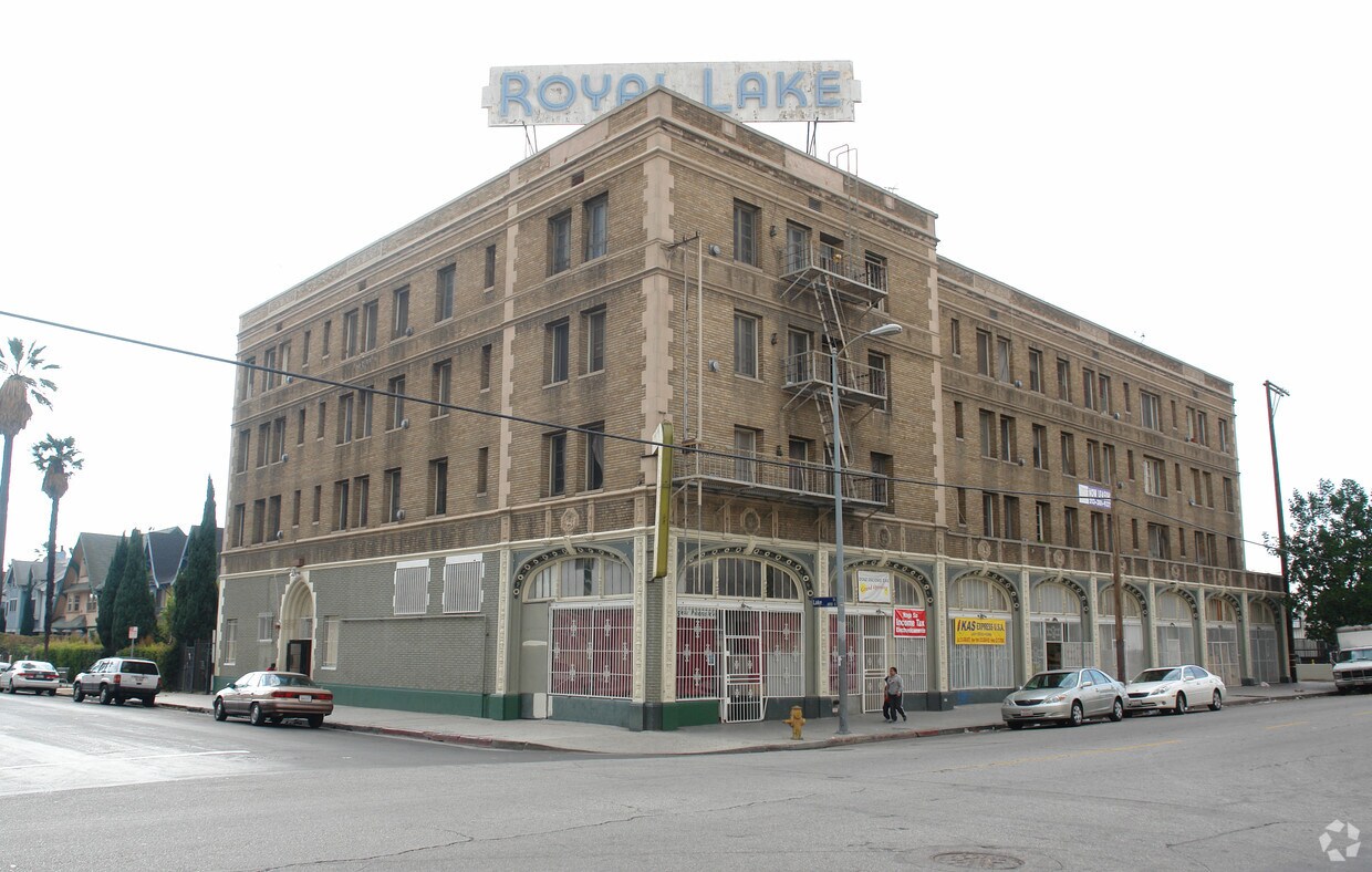 Primary Photo - Royal Lake Apartments