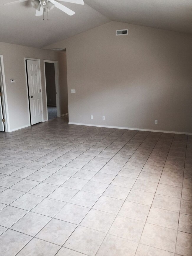 Building Photo - 780 Appleridge Dr