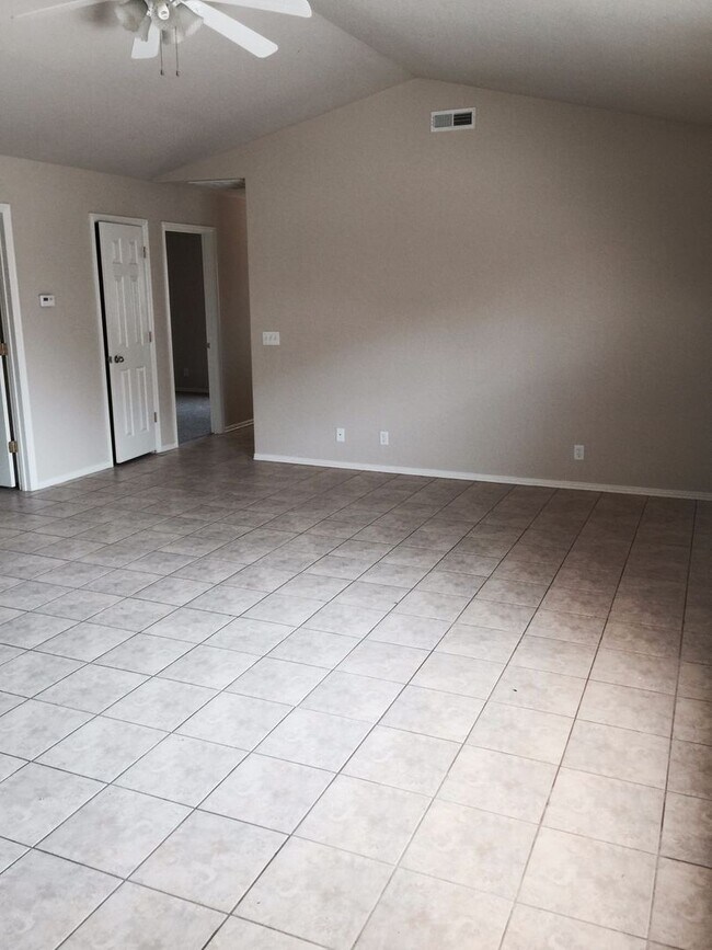 Foto del edificio - 780 Appleridge Dr
