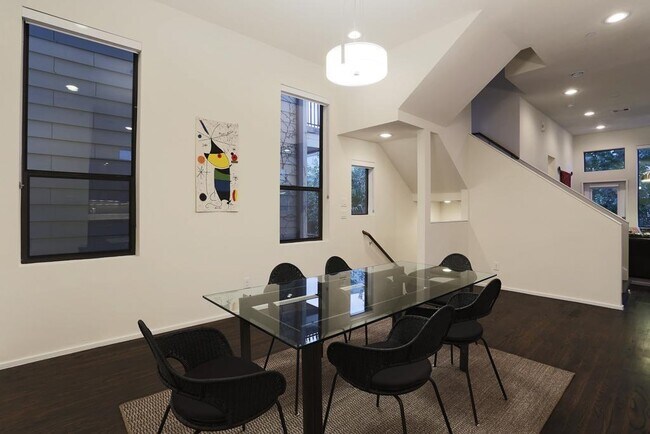 Foto del edificio - 5210 Rose St