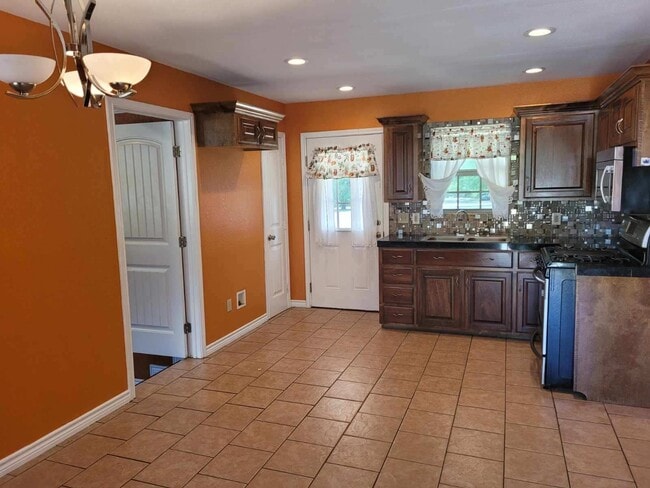 Foto del edificio - 1107 Devereaux St