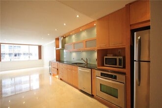 Building Photo - 5401 Collins Ave