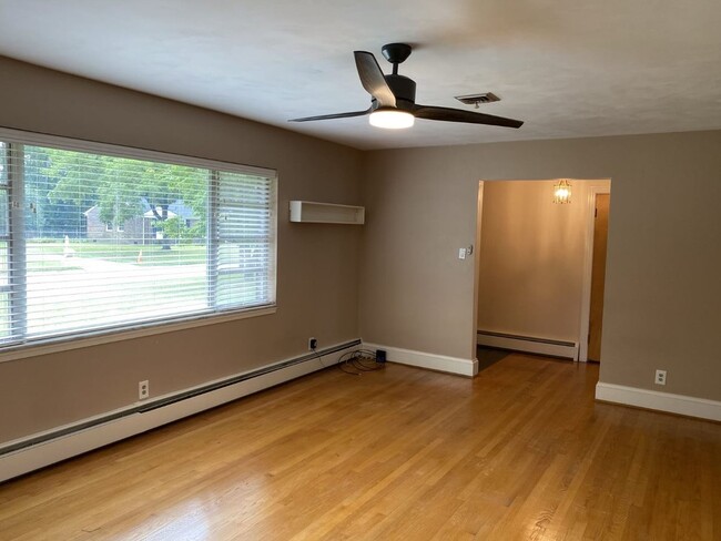 Foto del edificio - 2304 Lakewood Ln