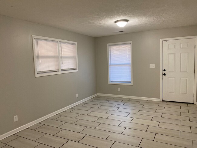 Foto del edificio - 77 Briarcliff Dr