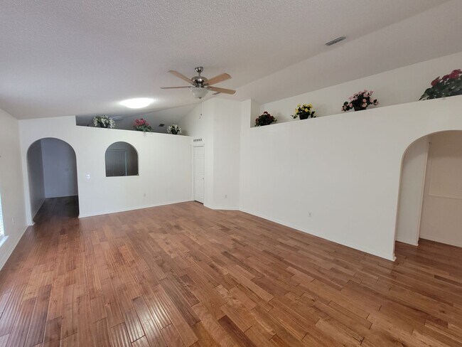 Foto del edificio - Coming Soon ... Charming 3 Bed/2 Bath Home...