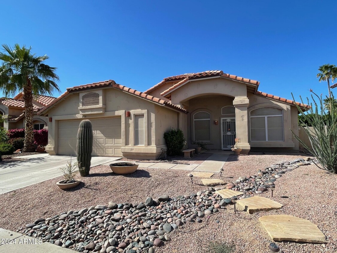 Primary Photo - 4528 E Thistle Landing Dr