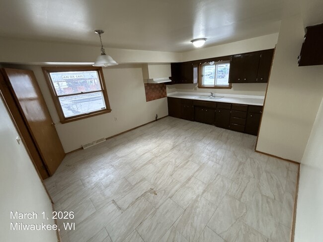 Building Photo - 7335 W Hampton Ave