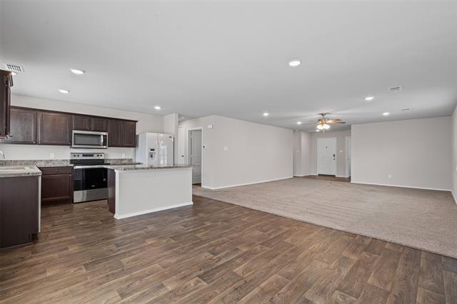 Foto del edificio - 628 Mayfield Dr