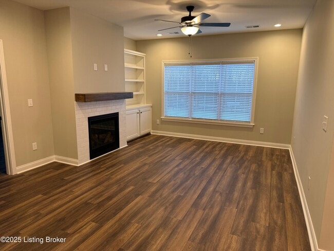 Foto del edificio - 2805 Alder Wood Ln