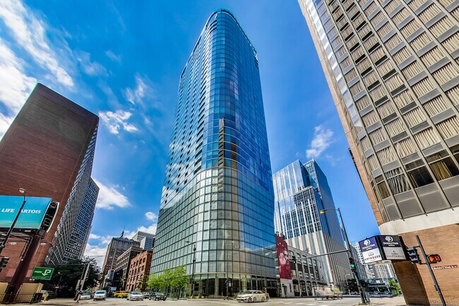 Foto del edificio - 600 N Fairbanks Ct