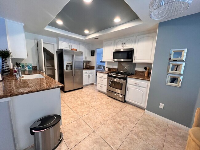 Building Photo - 44870 Seeley Dr