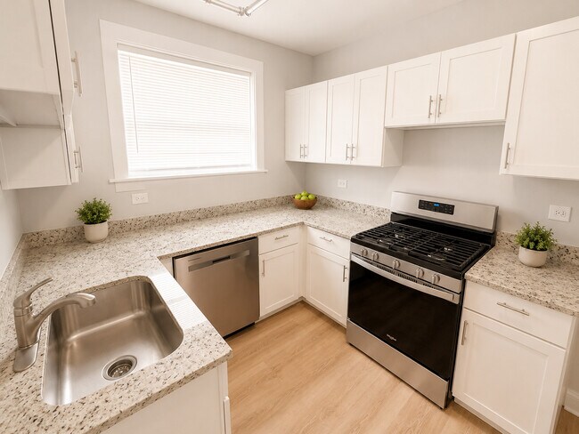 Foto del edificio - 739 Hinman Ave