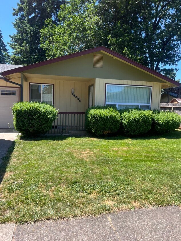 Primary Photo - Veneta Duplex