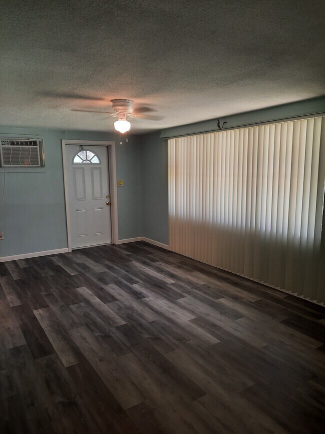 Sala de estar - 4722 Fairway Dr S