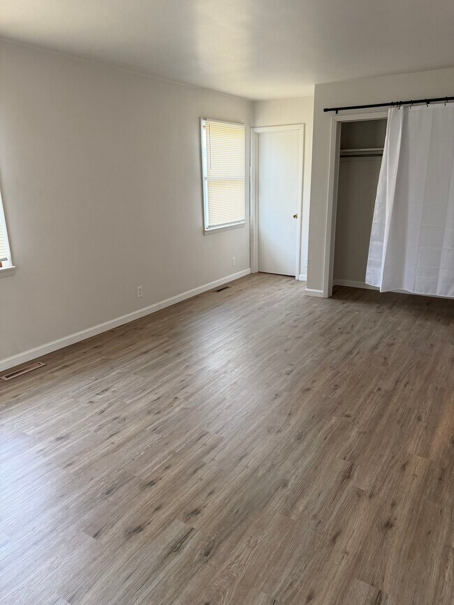 Foto del edificio - 310 Adelia St