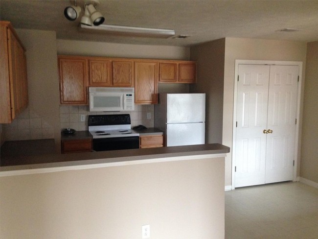 Building Photo - 100 Deacon Dr