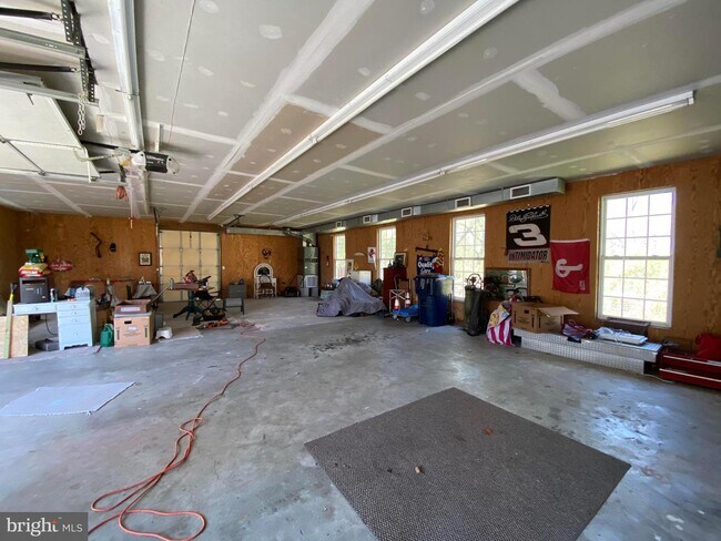 Building Photo - 2018 Oldfield Point Rd