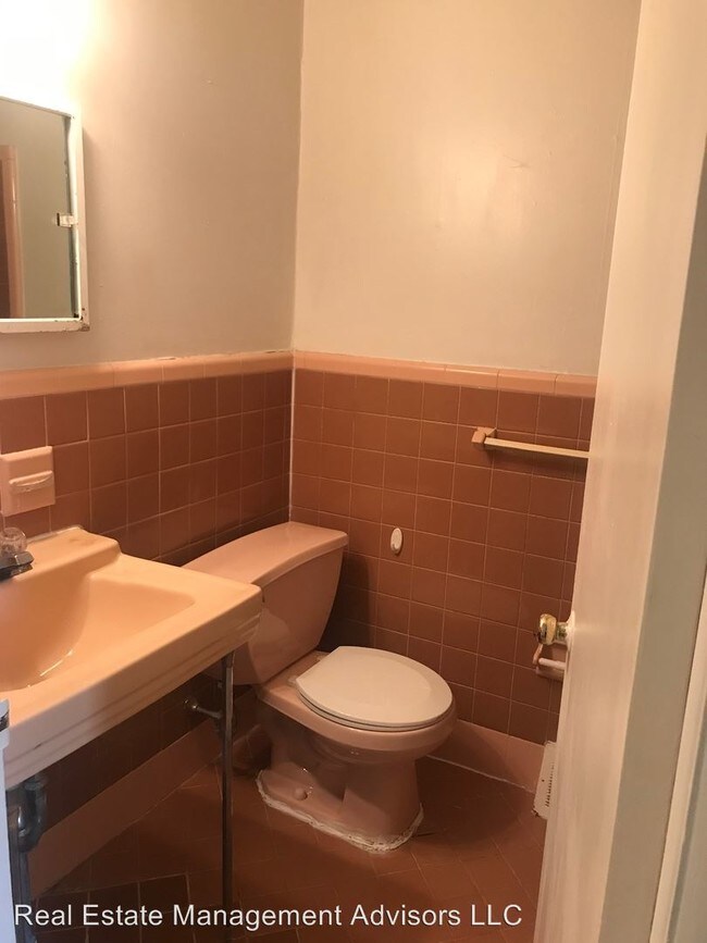 2037 Beyer Ave, Philadelphia, PA 19115 Room for Rent in Philadelphia