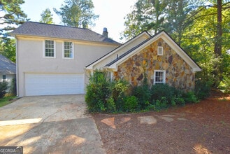 Building Photo - 700 S Fairfield Dr
