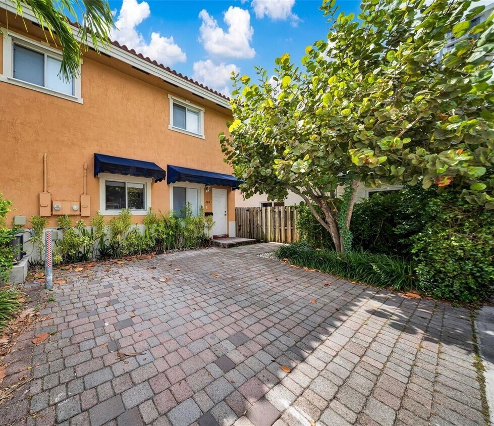 Foto principal - 2814 SW 27th St