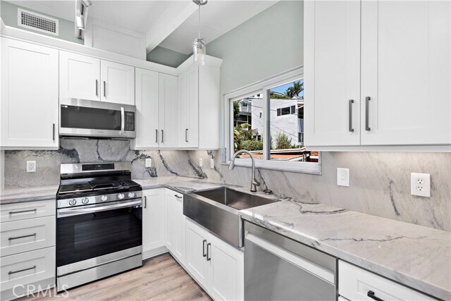 Building Photo - 1435 Bluebird Canyon Dr