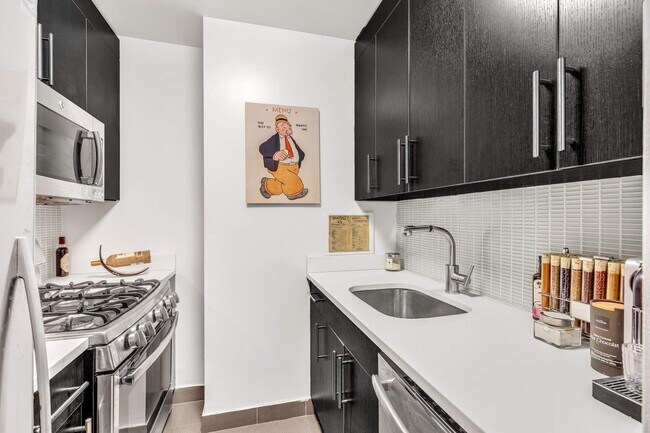 Foto del edificio - 310 E 46th St