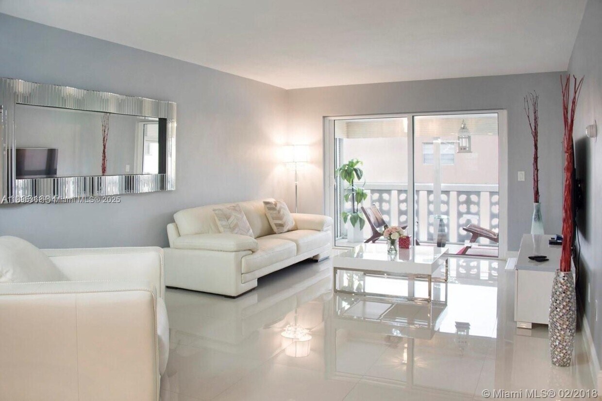 Foto principal - 801 Pine Dr