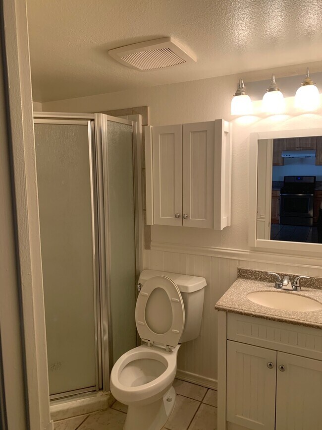 Building Photo - 3 Bedrooms 3 Bathrooms Townhouse