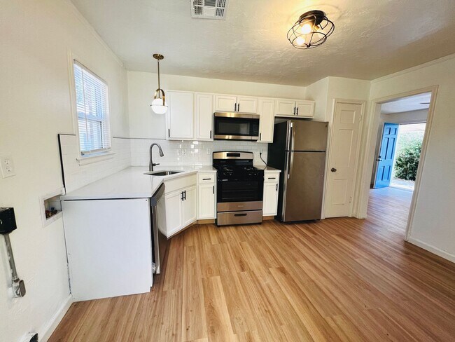 Foto del edificio - Updated 2BD 1BA Home in Midwest City!!!