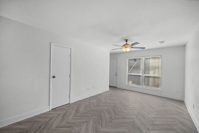 Door to Half Bath and View of the front door - 8801 Hammerly Blvd