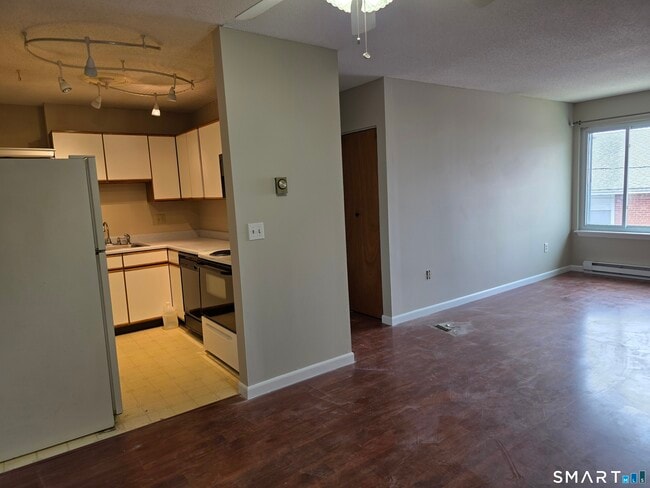 Building Photo - 85 Niles Hill Rd