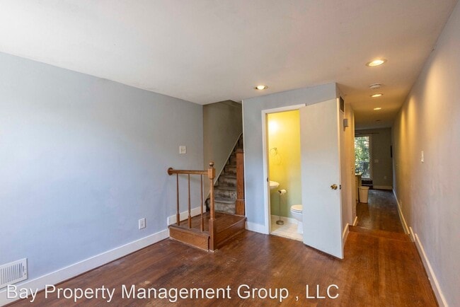 Building Photo - 2 br, 1.5 bath House - 1037 W Barre St