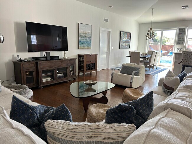 Foto del edificio - 410 Lake Dr