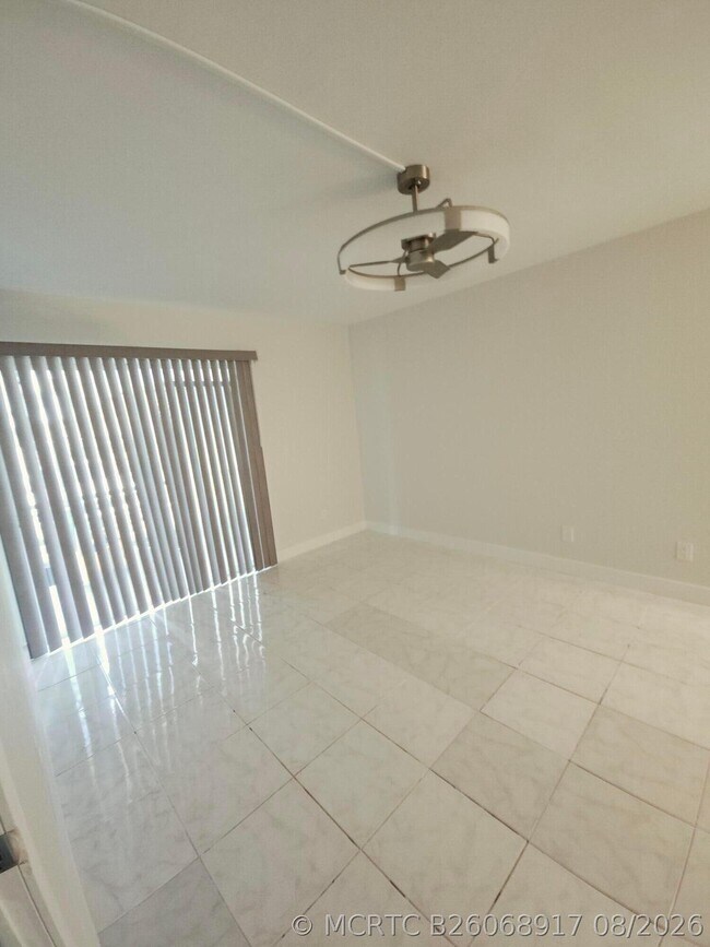 Foto del edificio - 10035 Winding Lake Rd