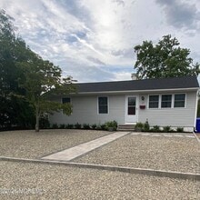 Building Photo - 318 Bellanca Rd