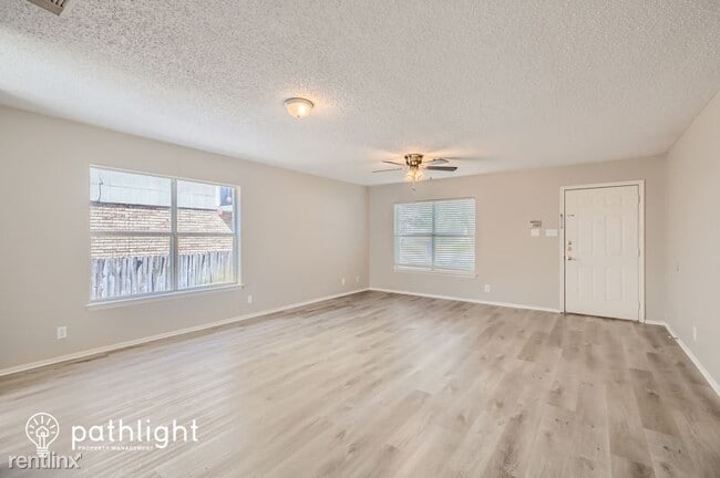 Foto del edificio - 4 br, 2.5 bath House - 9406 Rue De Bois UNIT