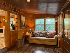 Foto principal - 1472 Hawk Mountain Rd