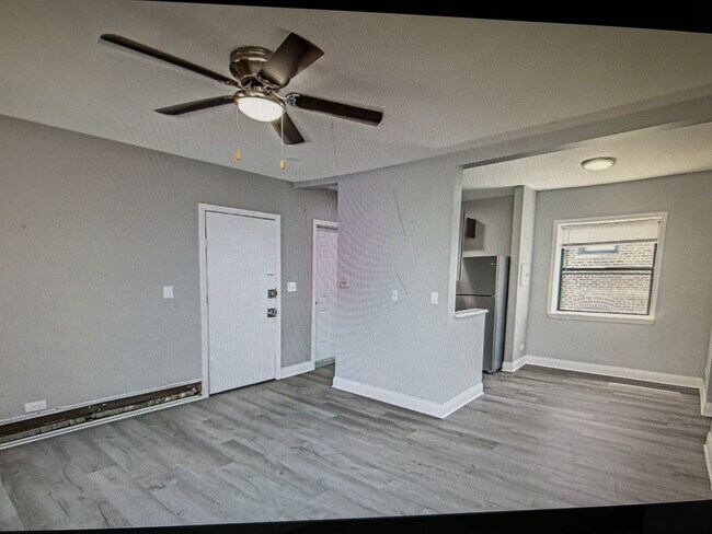 Foto del edificio - 4611 South Drexel Blvd